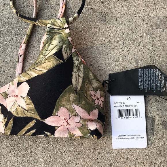 NWT Volcom Girls Two Piece Swimsuit - Picture 2 of 4